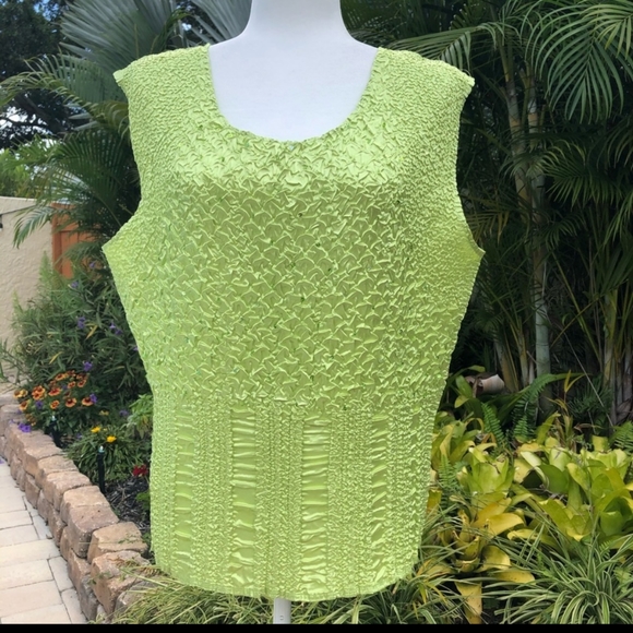 Green Tank and Matching Jacket - Picture 3 of 7